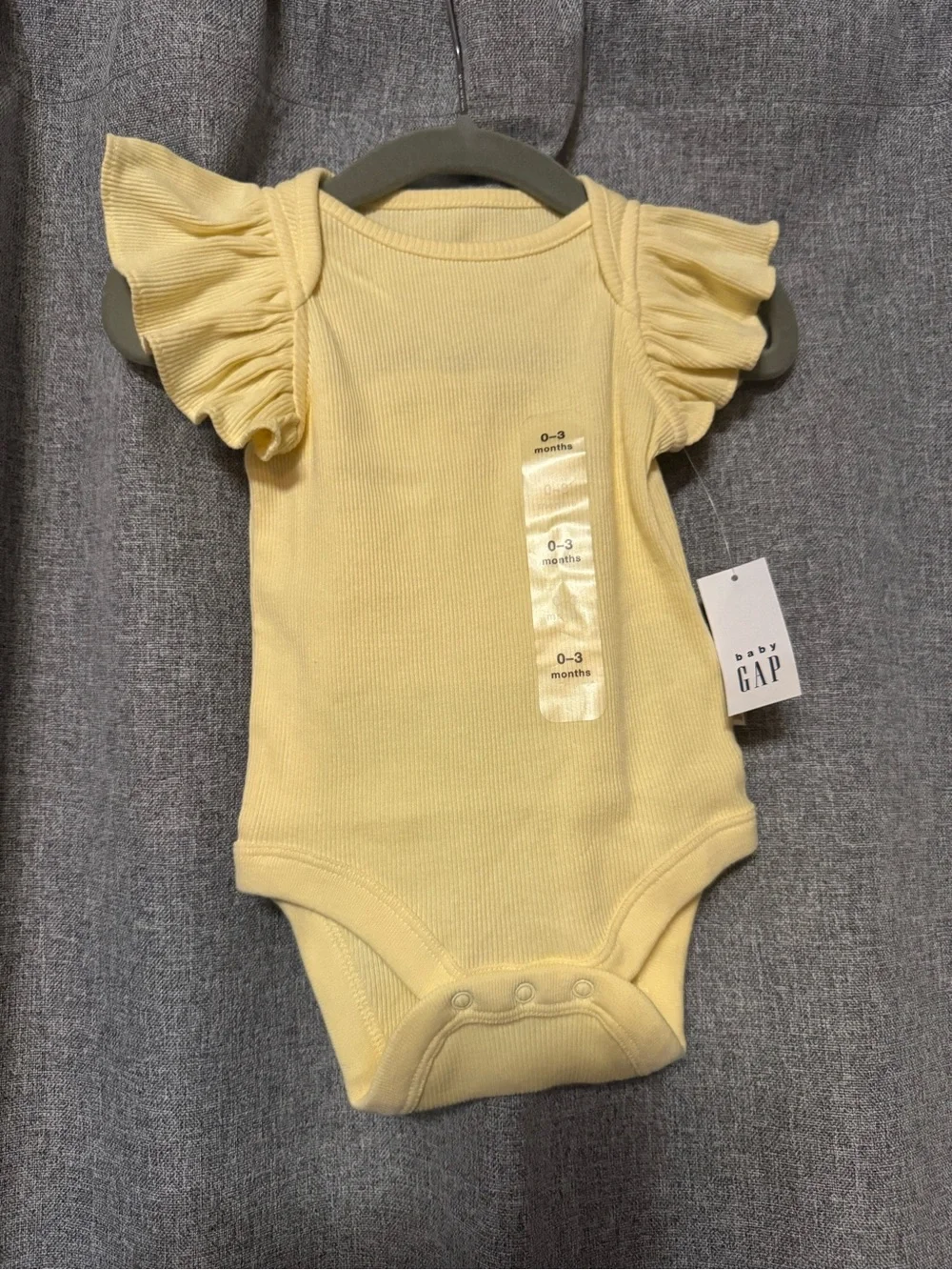 0-3m Bundle - Ruffle sleeves and Romper